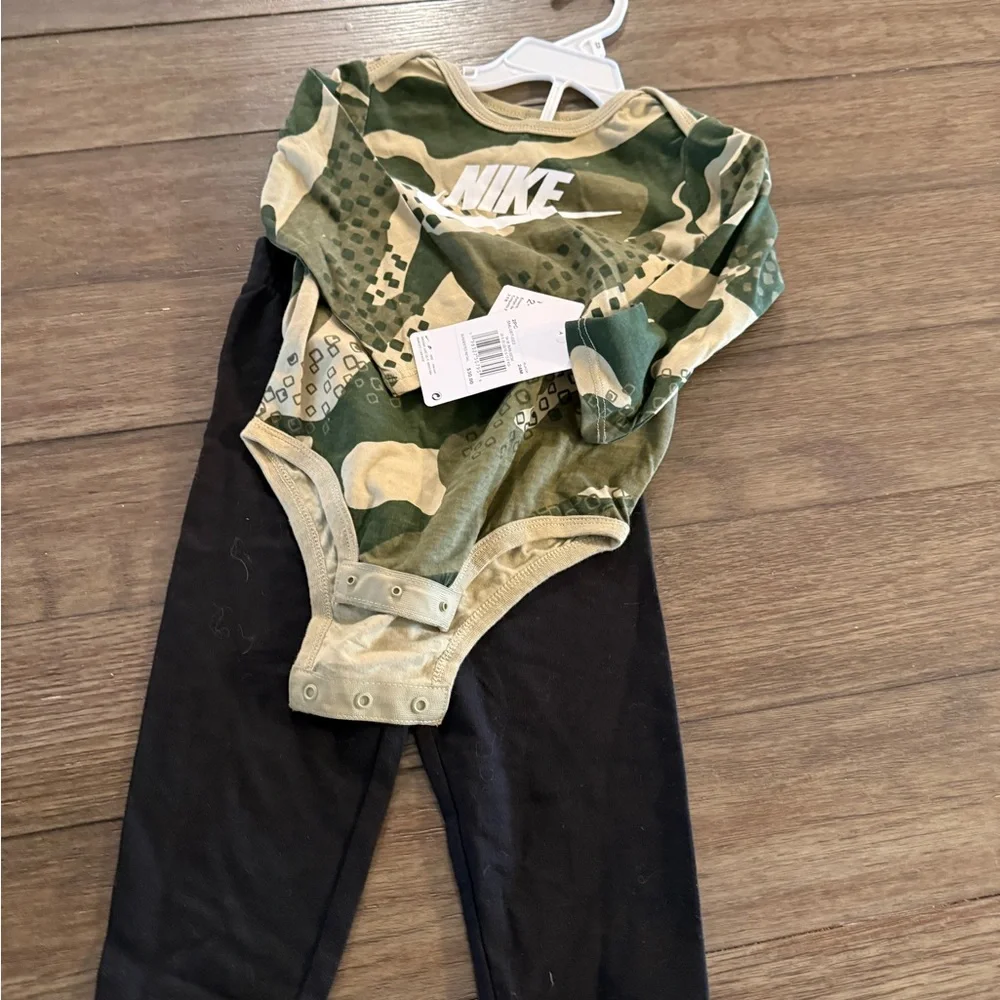 Nike Green Camo Baby Bodysuit with Black Pants - Picture 1 of 5